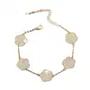 Pulsera Brillante de Cinco Hojas Estilo Coreano de Lujo Ligero para Mujer, Versátil y de Moda, Artículo Popular Transfronterizo, Perfecta para el Adorno Diario