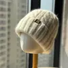 Gorro de Punto Grueso de Doble Capa para Mujer para Otoño/Invierno, Cálido Gorro de Lana con Protección para los Oídos, Versátil Casual, Afina el Rostro, Gorro para el Frío, Moderno