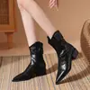 Moda Versátil Confortável Bico Fino Salto Grosso Botas de Tornozelo 2025 Outono e Inverno Novo Nicho Simples Zíper Traseiro Botas Martin