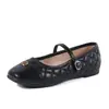 Sapatos Mary Jane Bicolores Dourado e Prata com Padrão de Diamante e Fivela de Metal de Camélia, Bico Quadrado, Sapatos Baixos Retrô Estilo Chanel