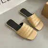 Sandálias Quadradas Elegantes de Dobras Estilo Francês para Mulheres, Novo Modelo de Verão 2026, Sandálias Planas Slip-On Preguiçosas para Uso ao Ar Livre