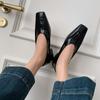 Piel de oveja suave para la cara diseño de punta cuadrada sensación de tacón grueso de 3 cm zapatos blancos de leche diseño retro de boca media costuras de cuero zapatos nuevos