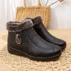 Zapatos de algodón acolchados para madre de invierno forrados de felpa cálidos botas cortas planas para mediana edad y ancianos zapatos viejos de cuero suela blanda antideslizantes zapatos para mujeres de mediana edad
