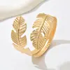Pulsera Abierta de Hoja y Flor Exagerada de Heavy Metal Europea y Americana Estilo Ins Fresco Diseño Simple Joyería de Mano para Mujeres