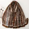 Xale grande vintage com padrão paisley em tons de marrom, estilo étnico exótico, toque de algodão e linho, lenço de viagem