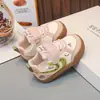 Tênis Esportivo para Bebê 2026 Novo Modelo Sapatos para Meninos e Meninas Antiderrapante Primavera e Outono Sapatos Infantis para Exterior Sapatos Esportivos Funcionais Infantis