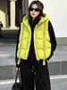 Colete de Penas com Capuz Feminino Curto 2026 Outono/Inverno Novo Design Sense Petite Estilo Coreano Jaqueta Colete Quente