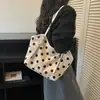 Bolsa Retrô de Bolinhas de Alta Qualidade Feminina 2026 Nova Moda Bolsa de Lona para o Trabalho Bolsa de Ombro Único Bolsa Tote de Grande Capacidade
