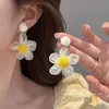 Brincos Amarelo Dopamina Flor Super Fada para Mulheres, Brincos Doces Estilo Férias na Praia, Novos Acessórios de Orelha Versáteis 2026