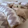 Otoño e Invierno Nuevo Juego de Cama de Algodón Cepillado 60s de Cuatro Piezas Algodón Puro Todo Algodón Engrosado Cálido Estampado Funda de Edredón Suave Suministros
