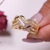 Anel de Diamante Cao Shi Luxo Acessível Alta Definição Ondulado Multicamadas Linhas Anel Feminino Estiloso Nicho Banquete Anel Exagerado Vazado