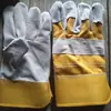 Luvas de soldagem de borracha amarela de fábrica, luvas de couro para soldagem, luvas de tecido amarelo de dois dedos, resistentes ao desgaste, resistentes a perfurações, isolantes térmicos, luvas de proteção para soldador