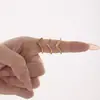 Anillo de acero inoxidable Xinyixin con forma de V, circonita 5A, apertura lateral, ajustable, para mujer, no se decolora