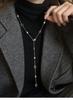 Nuevo collar de perlas artificiales de doble capa apiladas, exquisita cadena de clavícula de moda transfronteriza, elegante cadena de lana ligera de lujo francesa