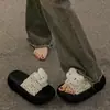 Sandalias de plataforma gruesa con estampado de lunares y gato KT para mujer, calzado de verano para exteriores, nuevas chanclas versátiles antideslizantes para la playa 2026