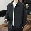 Chaqueta de solapa para hombre estilo business casual, color liso, corte holgado, diseño de hombros caídos, adecuada para hombres jóvenes y de mediana edad para el uso diario en primavera y otoño.