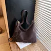 Bolso Retro Mate para Mujer Estilo Commuter 2025 Nueva Moda Bolso de Hombro de Gran Capacidad Bolso Cruzado Niche para Commuter