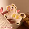Artículos Pequeños al por Mayor para Puestos: Llaveros de Peluche, Llaveros de Muñeca Lindos de Dibujos Animados, Colgantes para Coche y Accesorios para Bolsos