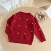 Cardigã infantil estilo coreano com estampa de coração, suéter de tricô com manga raglan para bebê para primavera e outono, suéter de outono precoce para meninas, roupas infantis