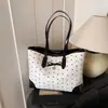 2026 Nueva Bolsa de Hombro Casual con Lazo de Corazón de Gran Capacidad, Elegante, Sencilla y Ligera Bolsa Tote para el Trabajo y el Viaje