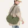 Otoño 2026 Bolso Nube Plisado Sencillo y Elegante Bolso Tote de Algodón Plumas de Gran Capacidad de Hombro Único y Cruzado a la Moda