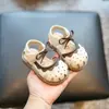 Sandalias Cerradas para Niñas 2026 Verano Nuevos Zapatos de Bebé Suela Suave Zapatos para Niños Pequeños Zapatos de Princesa para Bebés