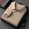 Tejidos de punto para hombre Otoño/Invierno 2026: Camiseta tipo polo de punto ajustada con cuello camisero, prenda interior cálida