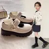 Sapatos Mary Jane plataforma femininos, novo estilo de verão, mocassins com saias, bico redondo, salto grosso com detalhes de pérolas.