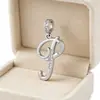 Fornecimento de Website Independente Colar com Pingente de 26 Letras, Banhado a Cobre com Ouro 18K e Cravejado com Diamantes, Estilo Europeu e Americano, Exclusivamente para Joias Transfronteiriças