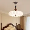 Lámpara de araña para dormitorio estilo Nanyang, Lámpara estilo medieval crema para dormitorio principal, habitación de princesa, Lámpara de escritorio de diseñador de espectro completo para protección ocular