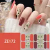 ZE16 refere-se a adesivos de unha estilo europeu e americano com grandes blocos de cor, estampas de leopardo, xadrez, estrelas, listras, e ornamentos para unhas.