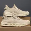 Sapatos Masculinos Verão Novo Respirável Seda de Gelo Tecido Voador Confortável Tênis Versátil Moda Fashionável Moda para Estudantes Sapatos Casuais Fashion