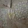 Adesivos de Unha Flor de Plumeria 3D Relevados Pequenas Flores Amarelas e Brancas Frescas Adesivo Traseiro à Prova d'Água Adesivos de Unha Decoração para Celular iPad