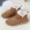 Botas de nieve forradas de pelo para mujer, nuevo estilo invierno 2026, con forro adicional de felpa y pelo engrosado, diseño de caña corta, suela plana, antideslizantes y cálidos zapatos de algodón