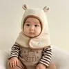 Conjunto de Gorro con Protección para Orejas y Bufanda Cálido de Invierno para Bebé, Engrosado y Forrado de Felpa, Lindo Diseño de Oso para Niños y Niñas