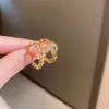 Pendientes Metálicos de Frijol con Aguja de Plata Galvanizada en Oro Real Pendientes Sencillos de Nicho Joker Pendientes de Lujo Ligero de Gama Alta para Mujer Venta al por Mayor