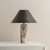 Lámpara de Mesa Decorativa de Mármol con Forma de Paraguas Minimalista Estilo Americano para Casas Modelo, Hoteles de Diseño y Casas de Huéspedes en Estilo Wabi-Sabi