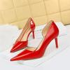 638-A5 Estilo coreano moderno simple tacón de aguja charol brillante boca poco profunda punta lateral hueco tacones altos zapatos de mujer