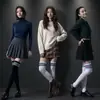 Calcetines de estilo universitario de terciopelo a rayas negras y blancas hasta el muslo, Calcetines altos blancos de tres rayas por encima de la rodilla, Calcetines de estudiante