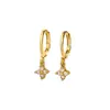 Brincos de trevo de quatro folhas em zircônia para mulheres, brincos de flor fresca, design simples, brincos florais curtos requintados cravejados de diamantes