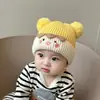 Chapéus de Bebê para Homens e Mulheres no Outono e Inverno, Estilo Coreano Fofo e Super Fofo Chapéus de Lã para Bebês, Proteção para as Orelhas e Quentinhos Chapéus de Tricô para Crianças