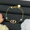Pulsera Dior/Dior 2025 Nueva Moda Letra con Perlas Incrustadas y Diamantes para Mujer, Elegante Diseño de Latón de Alta Calidad