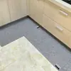 Tapete de chão de cozinha descartável, à prova de óleo, à prova d'água, antiderrapante, autoadesivo, tapete de feltro sem resíduos para uso em casa e no banheiro