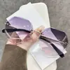 Llegada Nueva 2025 Gafas de Sol Multilaterales sin Marco en el Borde Estilo Coreano para Mujer Moda Cara Redonda Estilo Retro Harajuku Gafas de Sol Personalizadas Tendencia