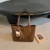 Bolsa Tote Simples Feminina 2026 Nova Grande Capacidade Retro Casual de Mão para Compras para o Trabalho Bolsa de Ombro Único Sob o Braço