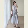 Conjunto Casual de Moda Minimalista para Mulheres Verão Azul Top de Regata Torcido Cinched na Cintura Saia de Cintura Alta Conjunto de Duas Peças