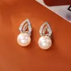 Aretes de Perla Genuina Manta Rose con un Toque de Lujo de Alta Moda, Estilo de Celebridad de Internet de Moda, Aretes de Cuentas de Vidrio con Fuerte Brillo