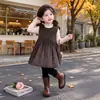 Conjunto de Vestido Outono/Inverno para Meninas 2026 Novo Estiloso Menininha Coreano Retro Jacquard Colete Vestido Conjunto de Duas Peças