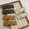Horquilla de Cuero Vintage de Alta Gama Pinza para el Cabello con Estampado Retro Coreano Pinza Bb de Moda Tendencia Temperamento Flequillo Pinza Lateral para Mujer