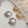 G Estilo Europeo y Americano Diseño Simple Metal Envuelto con Anillo Clásico y Fácil de Combinar Pendientes estilo Ins Salado o Dulce Femenino C4-6